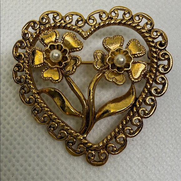 Two Heart Brooches Gold & Silver Tones, with Faux Pearls & Pink Rhinestones. - Picture 3 of 10